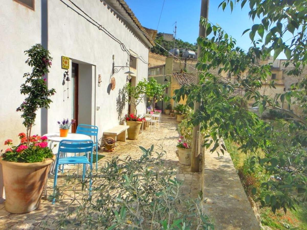 Lilibeth Houses - Charming & Lovely Views Scicli Luaran gambar