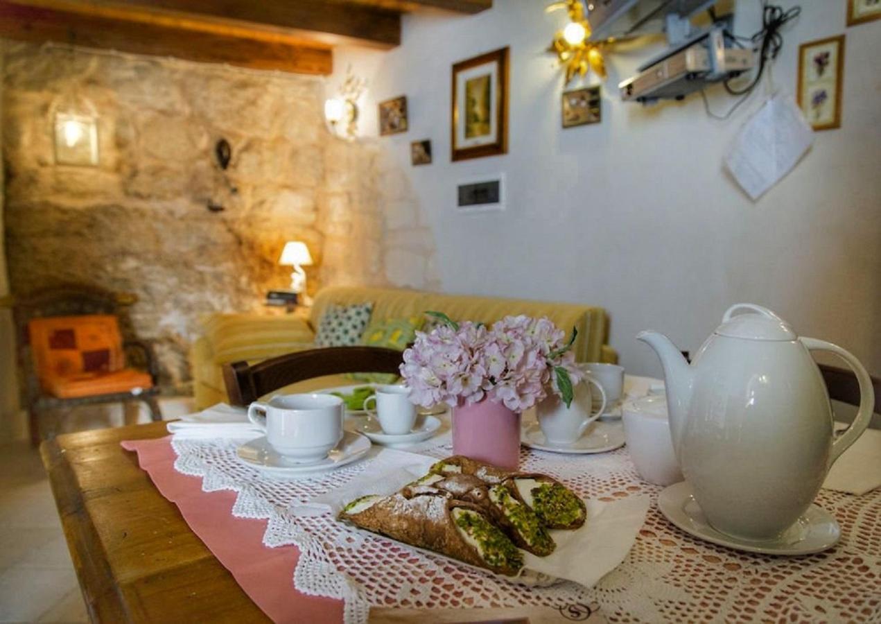 Lilibeth Houses - Charming & Lovely Views Scicli Luaran gambar
